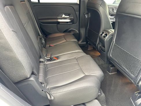 Used 2021 Mercedes-Benz GLB 250 w/ Premium Package image 37