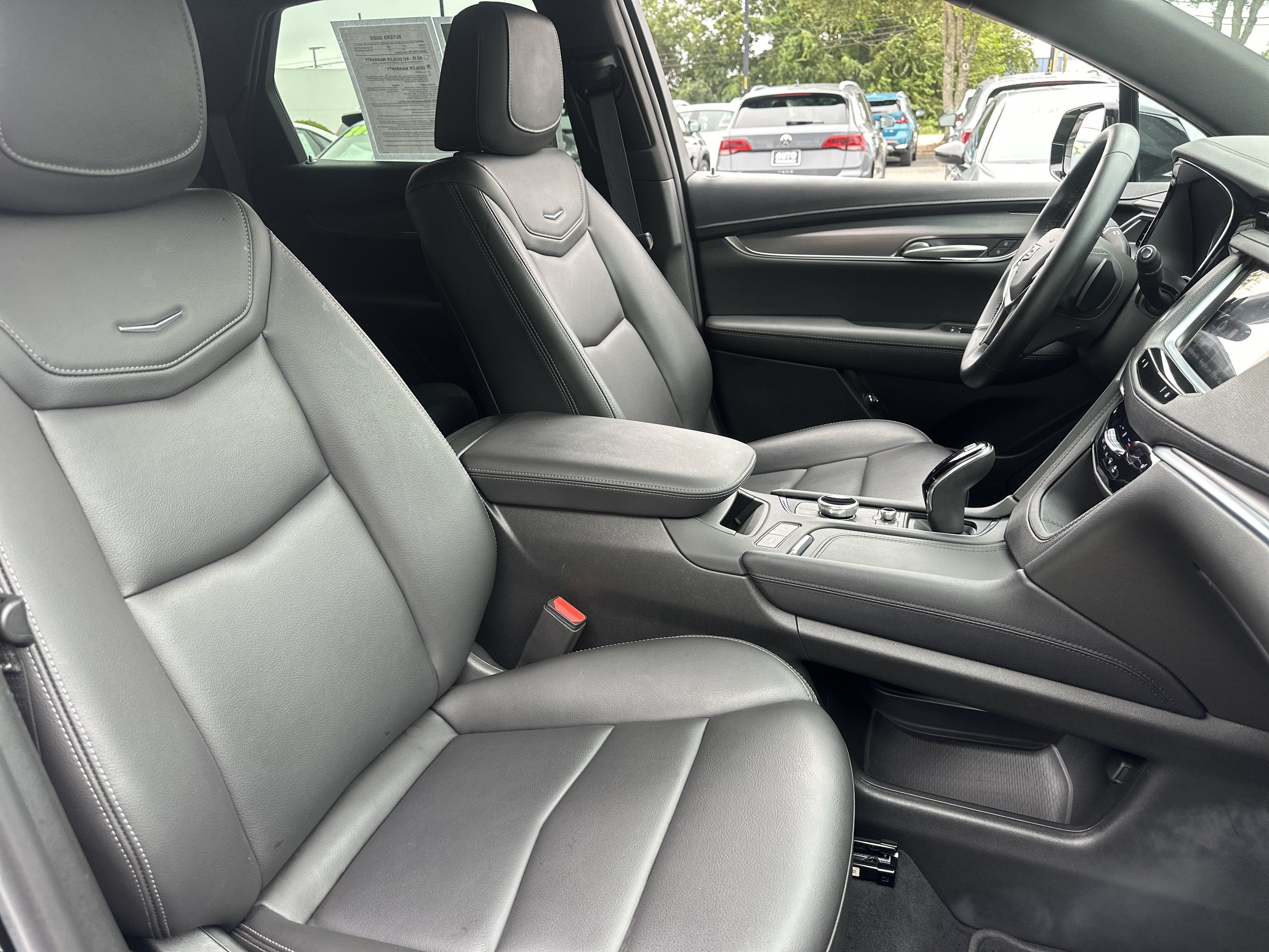 Used 2025 Cadillac XT5 Luxury FWD image 13