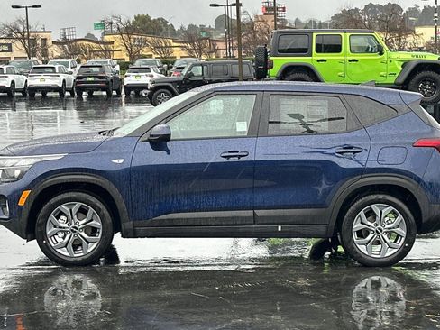 New 2026 Kia Seltos LX image 7