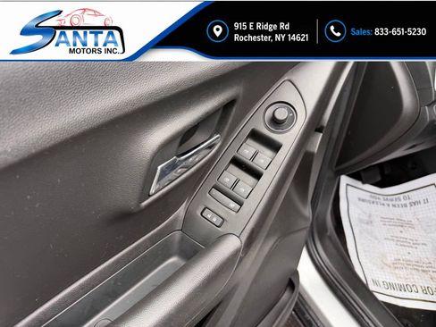 Used 2019 Chevrolet Trax LT w/ LT Convenience Package AWD/4WD image 10