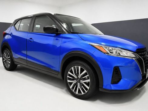Certified 2023 Nissan Kicks SV FWD image 7