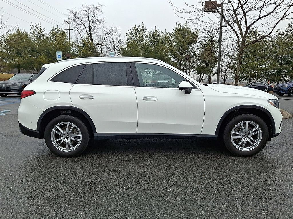 Used 2023 Mercedes-Benz GLC 300 4MATIC image 11