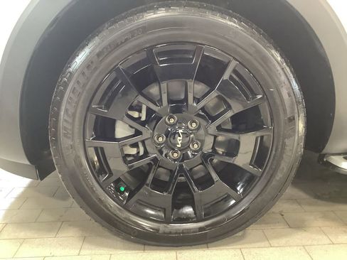 Certified 2022 Kia Telluride SX w/ SX Prestige Package image 26