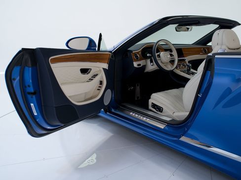 New 2026 Bentley Continental GTC image 17