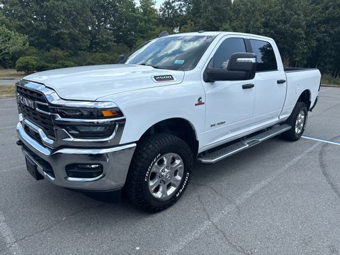 Used 2025 RAM 2500 Big Horn AWD/4WD image 1