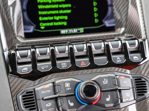 Used 2019 Lamborghini Aventador SVJ AWD/4WD image 26
