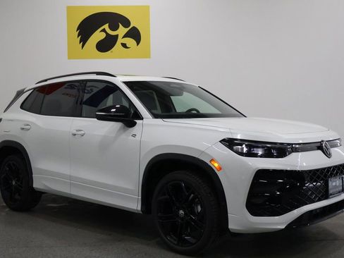 New 2026 Volkswagen Tiguan SE R-Line image 6