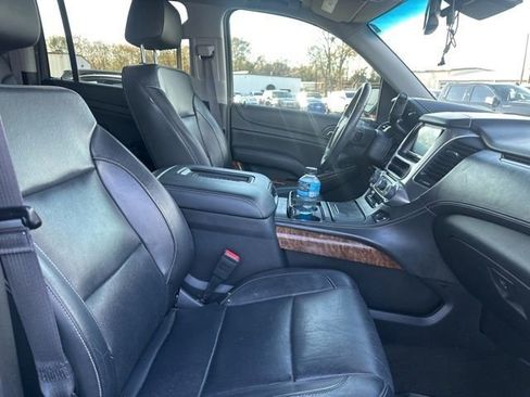 Used 2017 Chevrolet Suburban Premier image 24