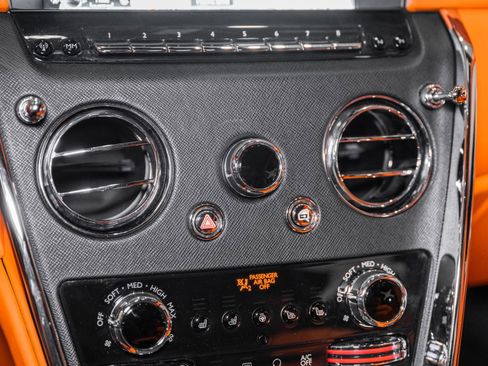 Used 2020 Rolls-Royce Cullinan image 40