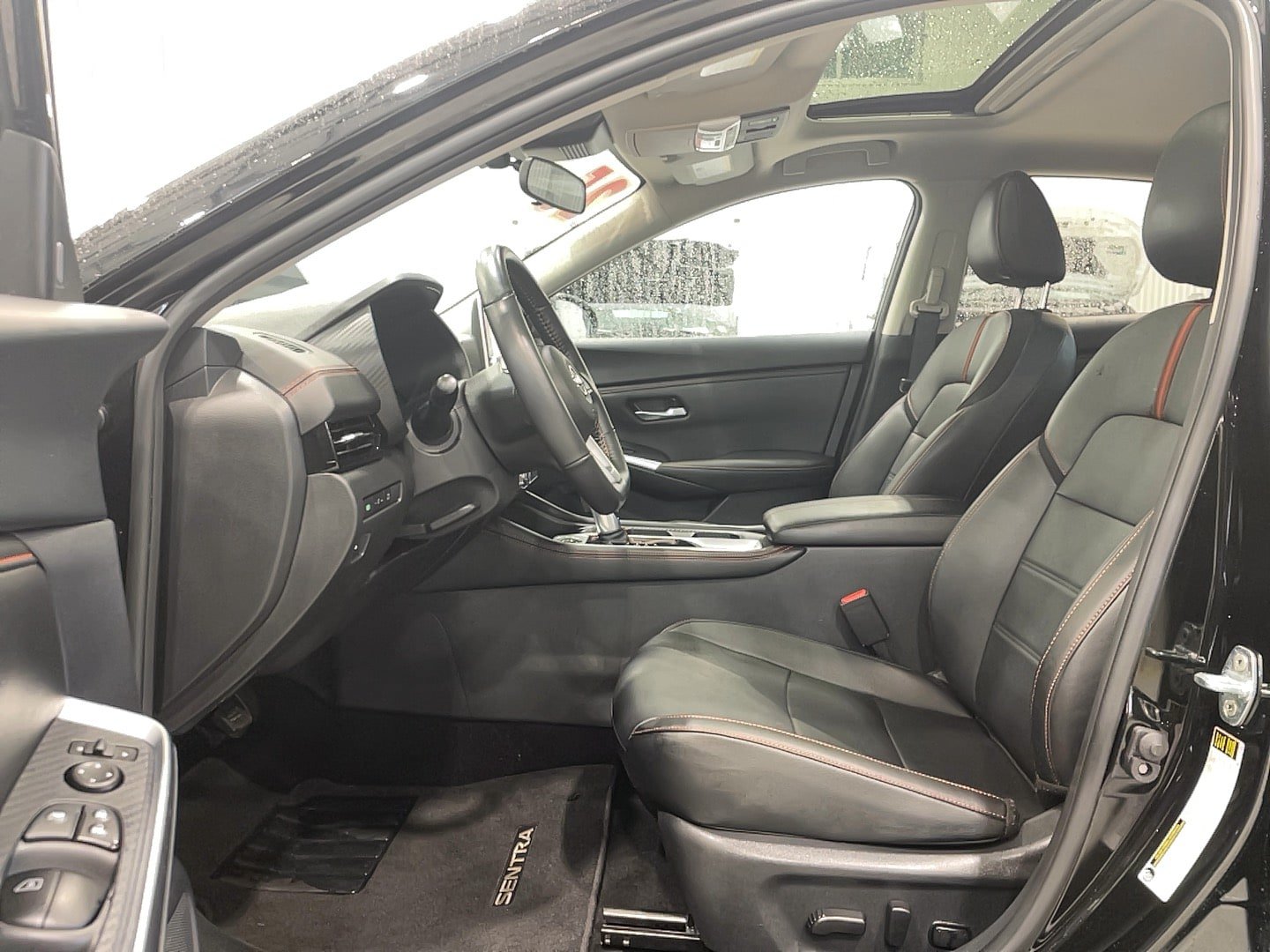 Used 2025 Nissan Sentra SR w/ SR Premium Package FWD image 14