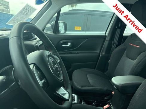 Used 2023 Jeep Renegade Trailhawk AWD/4WD image 17