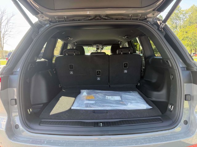 New 2027 Jeep Grand Cherokee Altitude AWD/4WD image 33