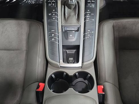 Certified 2019 Porsche Macan image 20