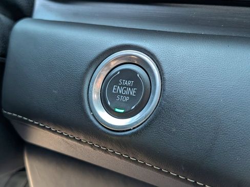 Used 2024 Cadillac Escalade ESV Sport Platinum AWD/4WD image 31