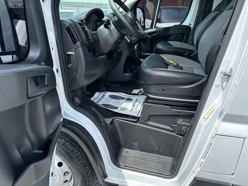 Used 2023 RAM ProMaster 2500 w/ Driver Convenience Group FWD image 28