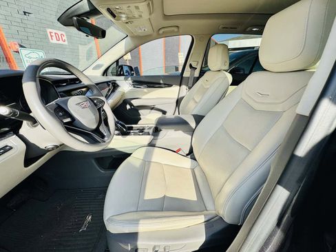 Used 2022 Cadillac XT6 Premium Luxury w/ Technology Package image 14