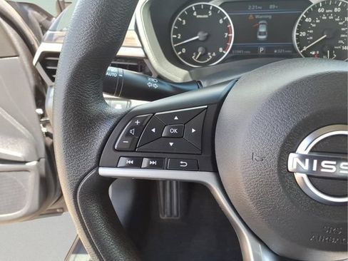Used 2023 Nissan Altima 2.5 SV FWD image 16