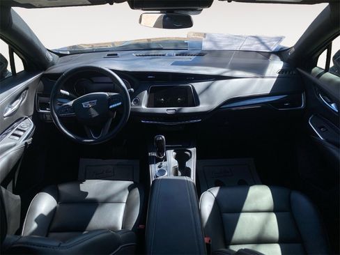 Used 2023 Cadillac XT4 Luxury w/ Cold Weather Package image 20