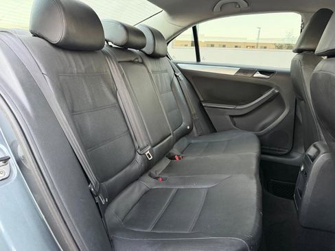 Used 2011 Volkswagen Jetta SEL image 18