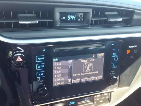 Used 2017 Toyota Corolla SE w/ Carpet Mat Package (TMS) FWD image 24