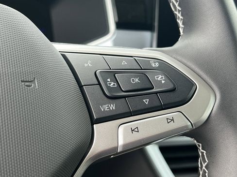 New 2025 Volkswagen Taos SE image 22