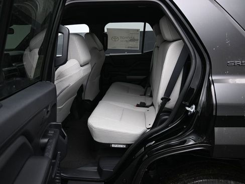 New 2026 Toyota 4Runner SR5 image 11