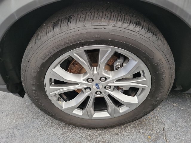 Used 2022 Ford Explorer XLT w/ Equipment Group 202A RWD image 5
