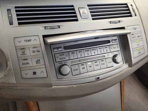 Used 2005 Toyota Avalon XLS FWD image 19