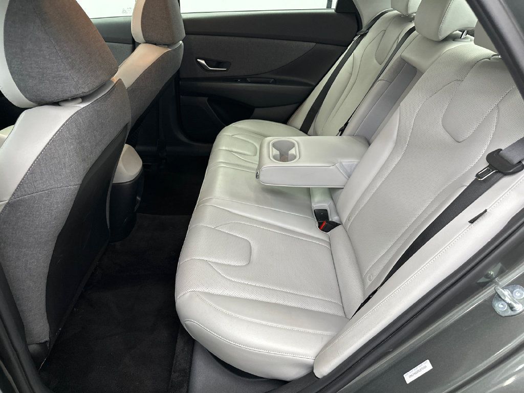Used 2025 Hyundai Elantra Limited FWD image 20