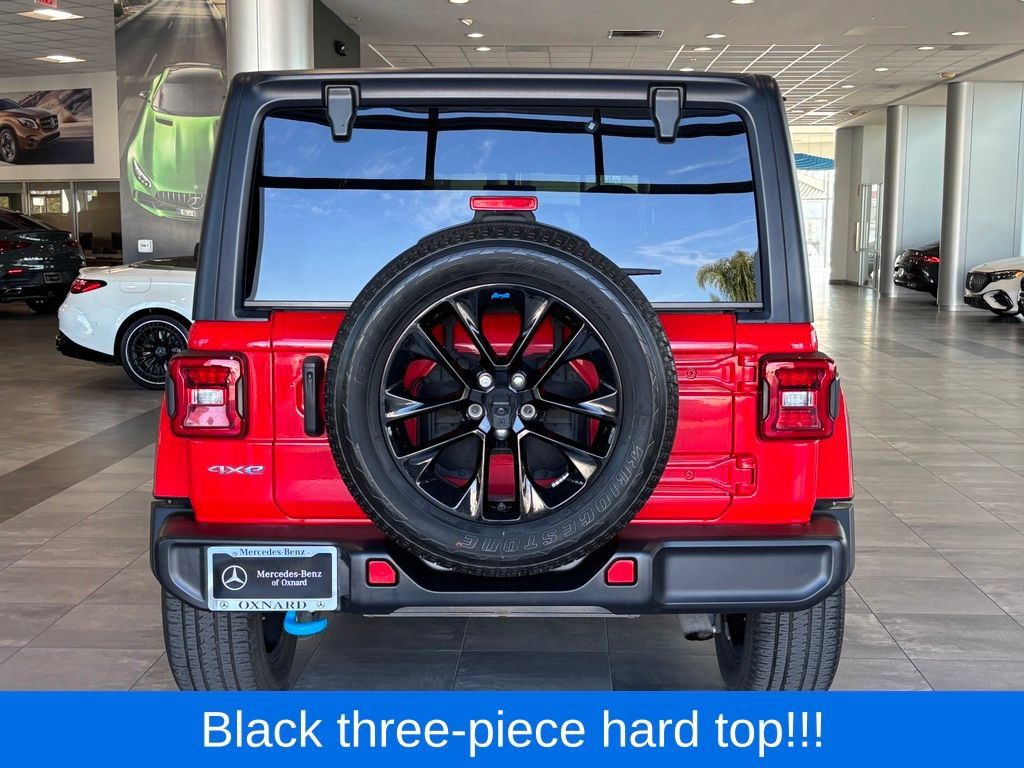 Used 2022 Jeep Wrangler Unlimited Sahara AWD/4WD image 5