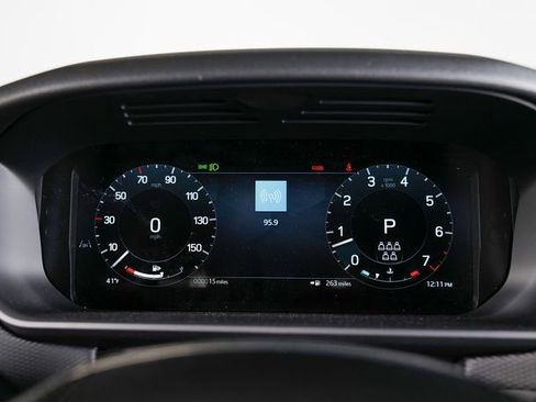 New 2026 Land Rover Discovery Limited Edition image 19