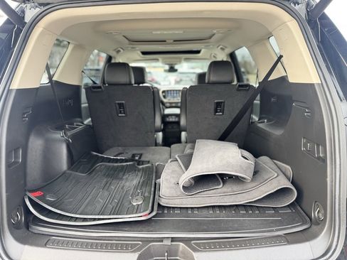 Used 2023 GMC Acadia Denali w/ Denali Ultimate Package image 5