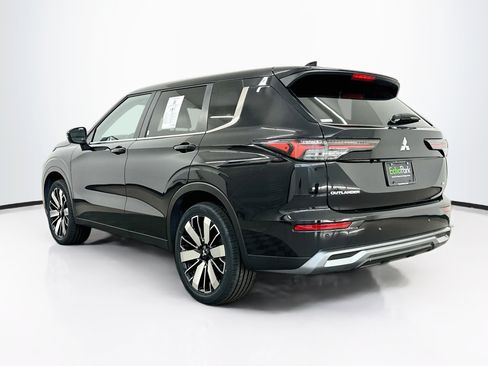 Used 2025 Mitsubishi Outlander SE AWD/4WD image 5