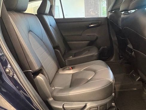 Used 2026 Toyota Highlander XLE AWD/4WD image 15
