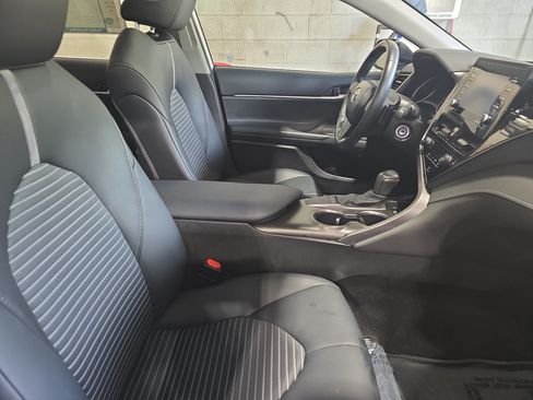 Used 2024 Toyota Camry SE FWD image 10