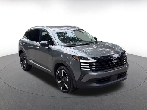 Used 2026 Nissan Kicks SR FWD image 3