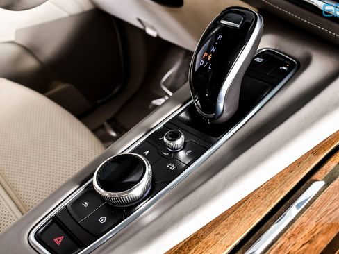 Used 2021 Cadillac Escalade ESV Premium Luxury Platinum image 31