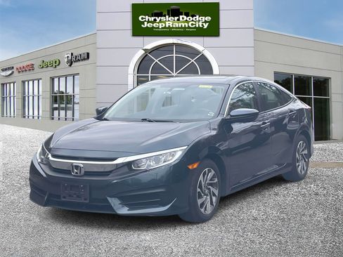 Used 2018 Honda Civic EX image 4
