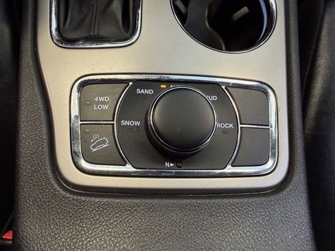 Used 2020 Jeep Grand Cherokee Limited image 31