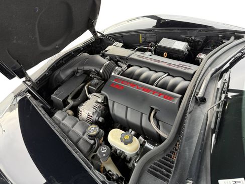 Used 2010 Chevrolet Corvette w/ Preferred Equipment Group image 12