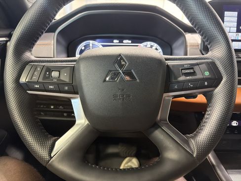 Used 2025 Mitsubishi Outlander SEL AWD/4WD image 25