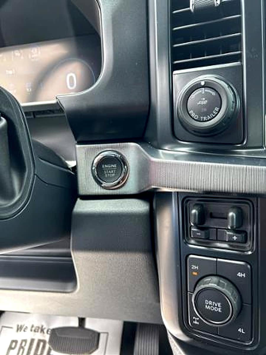 New 2025 Ford F250 Platinum AWD/4WD image 23