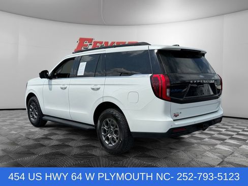 Used 2025 Ford Expedition Active AWD/4WD image 3