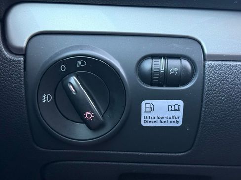 Used 2013 Volkswagen Golf TDI image 4