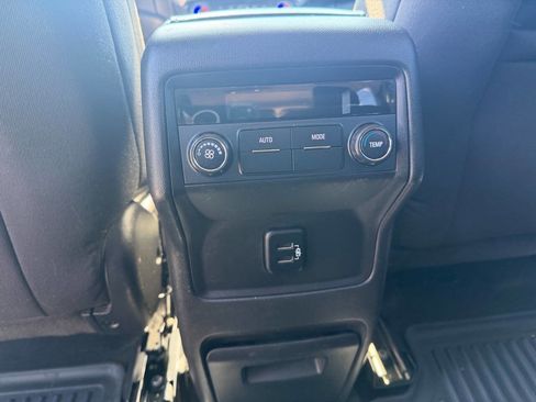 Used 2017 GMC Acadia SLE image 17