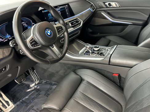 Certified 2023 BMW X5 xDrive45e w/ Executive Package AWD/4WD image 4