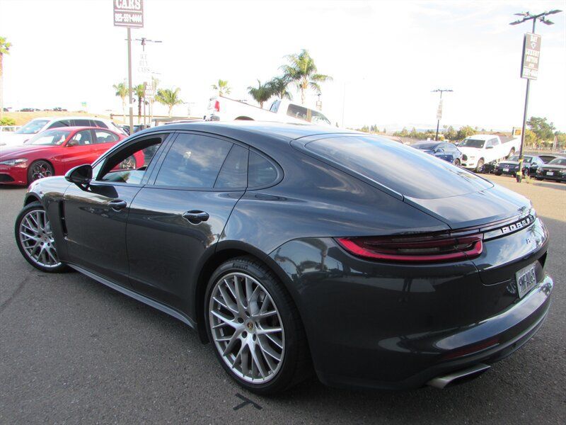 Used 2018 Porsche Panamera image 5