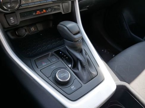 Used 2025 Toyota RAV4 XLE image 23