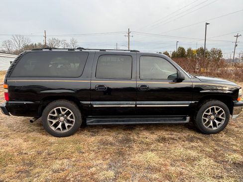 Used 2004 Chevrolet Suburban LT w/ Preferred Equipment Group image 4