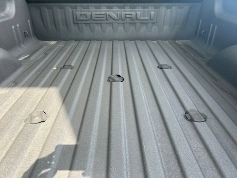 Used 2018 GMC Sierra 2500 Denali w/ Duramax Plus Package AWD/4WD image 13